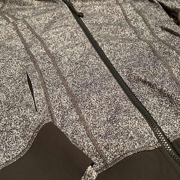 Lululemon Jacket - Picture 2 of 8